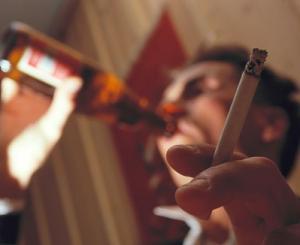 Bier drinken zorgt voor een groter verlangen naar een sigaret